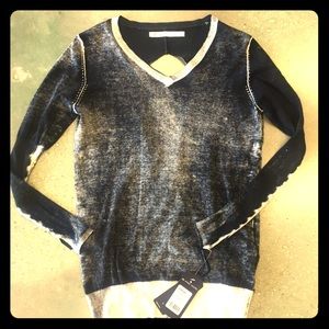 Blanc Noir Open back sweater